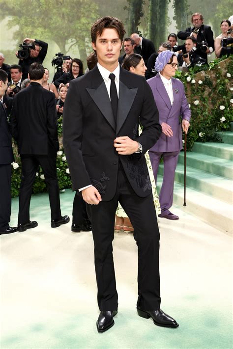 nicholas galitzine met gala